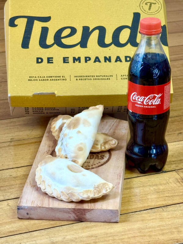 Combo 3: 3 empanadas + bebida 250ml